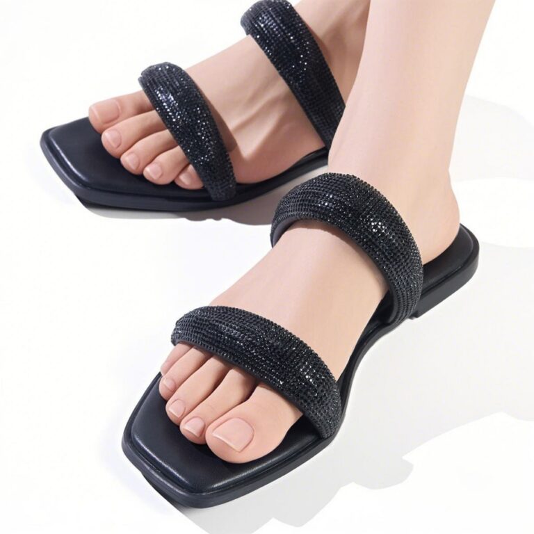 黑色水钻拖鞋